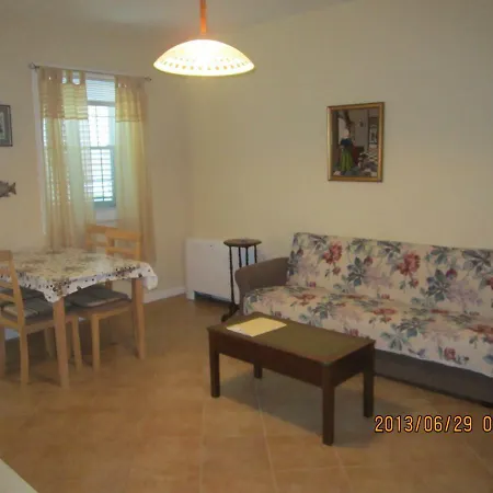 Luxary In Close To Apartment